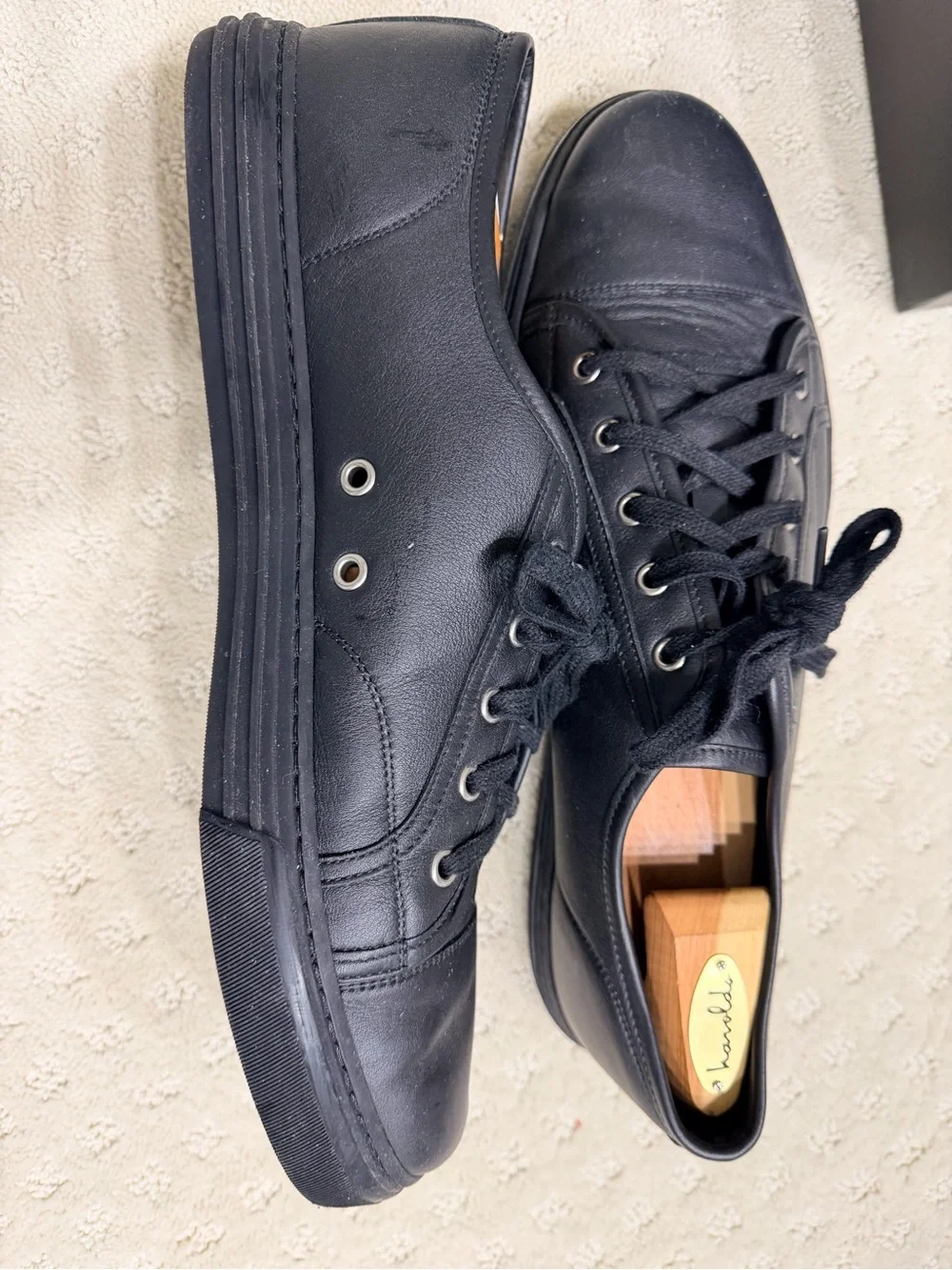 Gucci Men’s Black Leather Lace-Up Sneakers